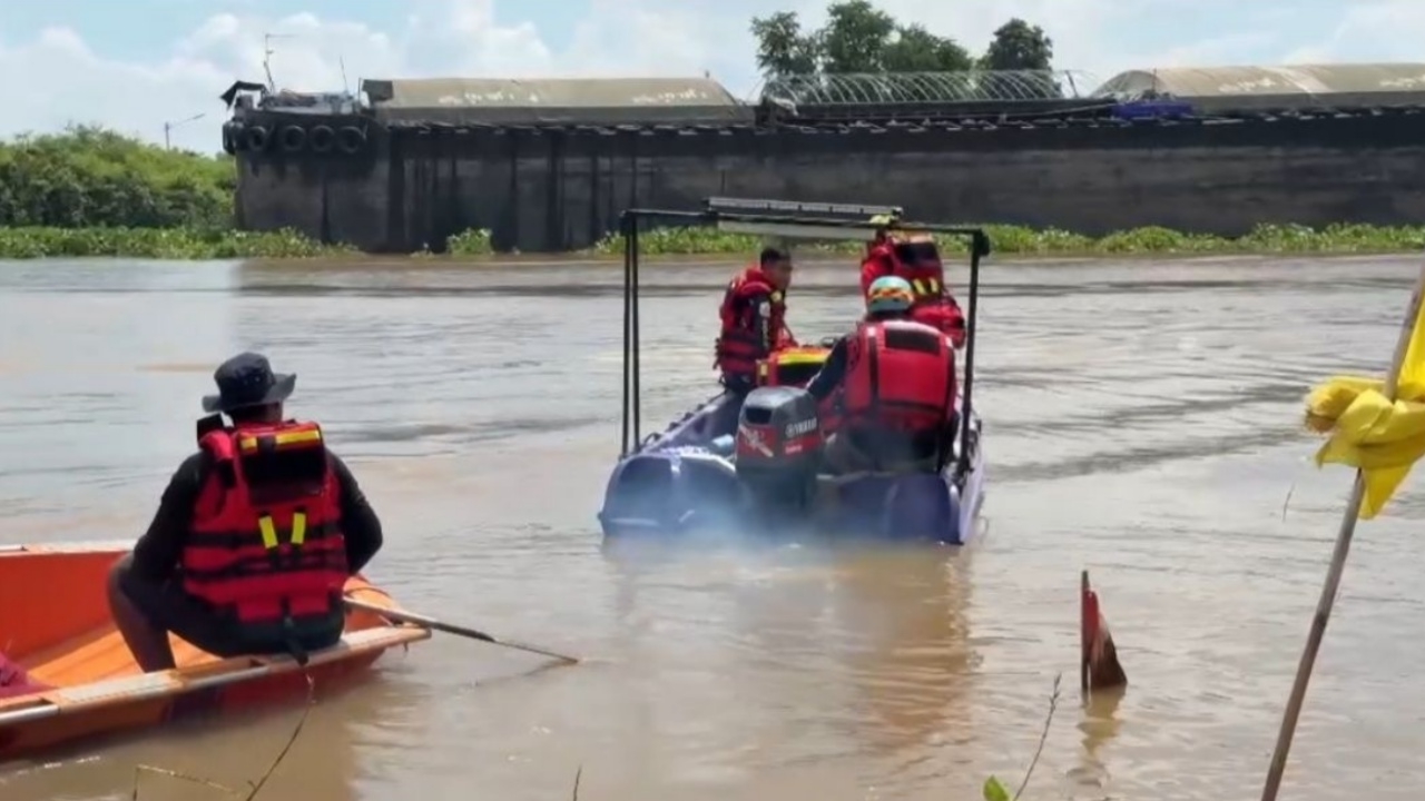พบแล้ว ร่างหญิงท้อง 7 เดือน จมหายกลางแม่น้ำป่าสัก อยู่ห่างจากจุดเรือล่ม 200 ม.