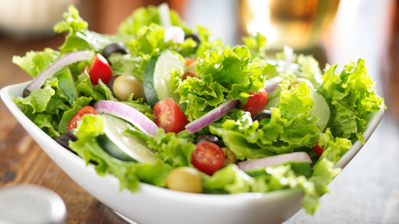 "ผักกาดหอม" มีประโยชน์อย่างไร ใช้ทำอะไรได้บ้าง พร้อมโทษที่ควรรู้