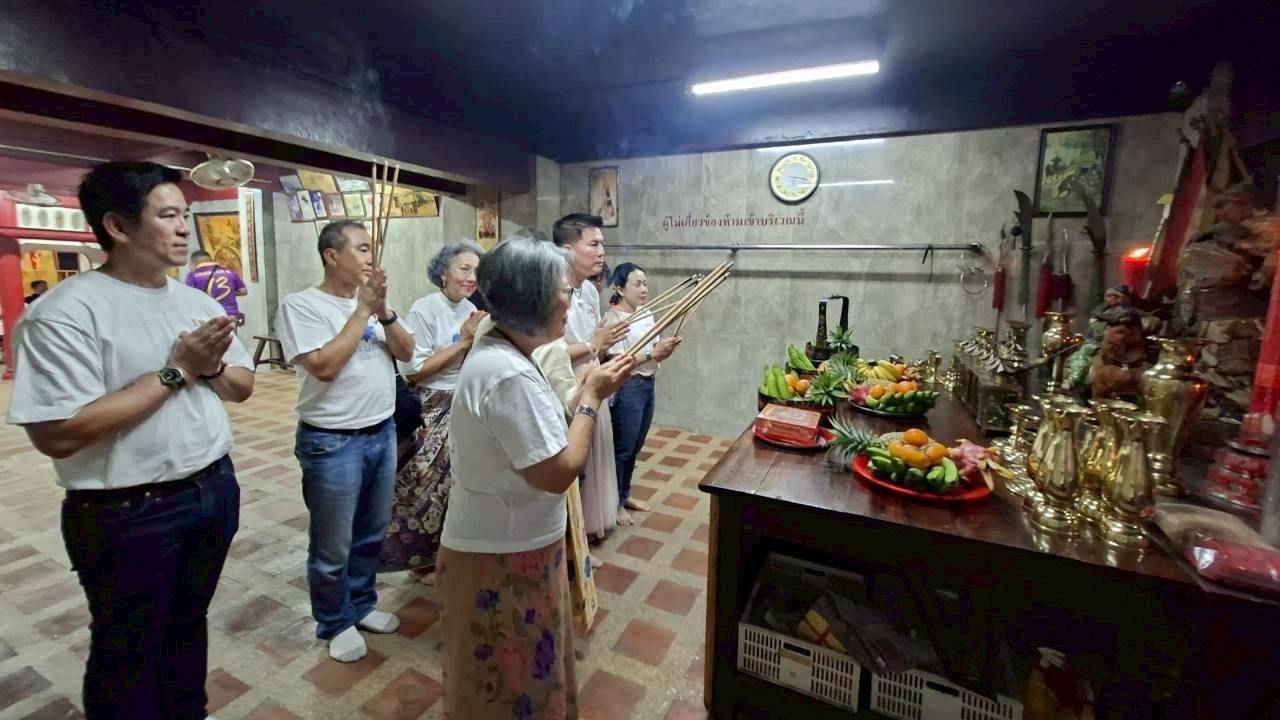 ผู้ว่าฯ พังงา ร่วมตีหล่อก้อ เตรียมประเพณี "กินเจ" จุดประทัดถวาย เจอ "เลขเด็ด"