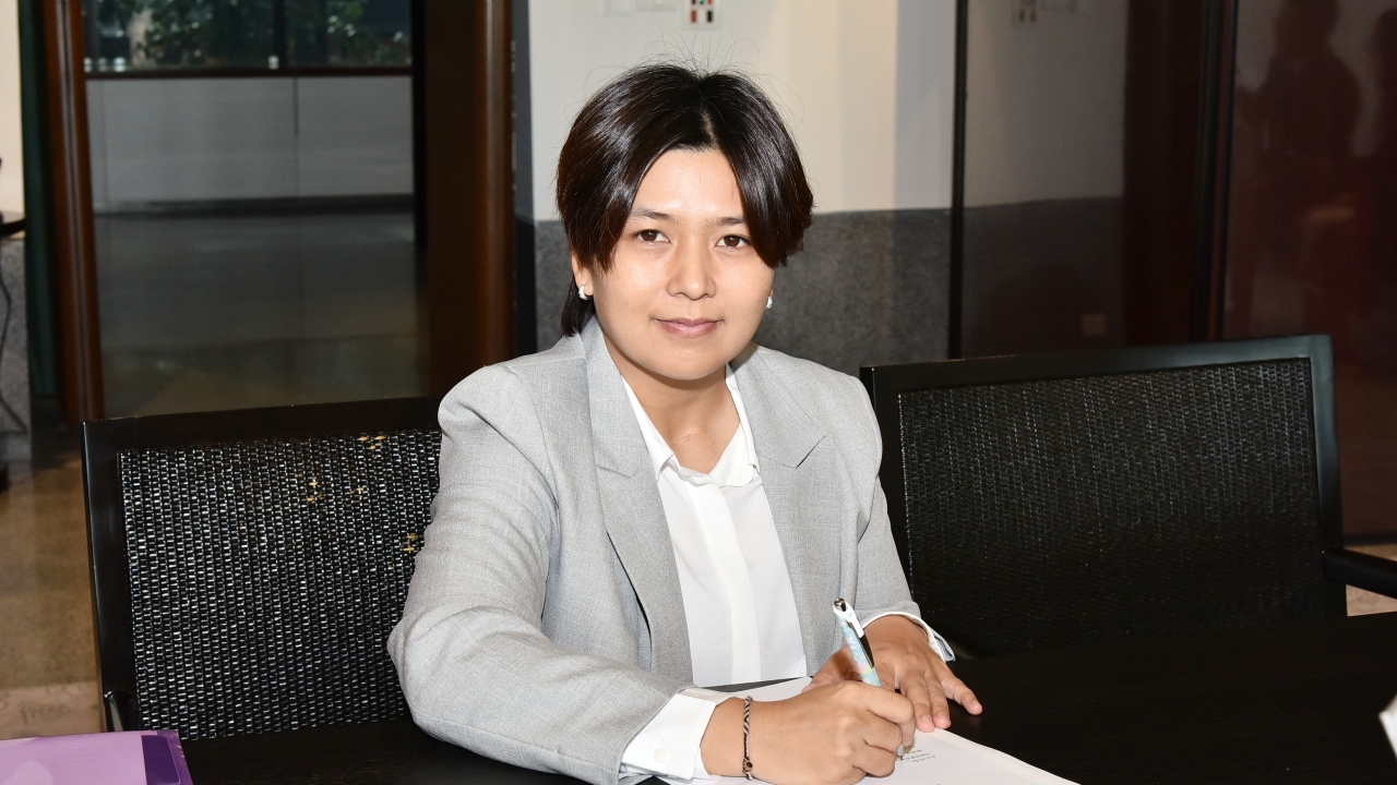 “จินณ์ตวรรณ” เด็กภูมิใจไทย รายงานตัวต่อสภา เป็น สส.ศรีสะเกษ เขต 5