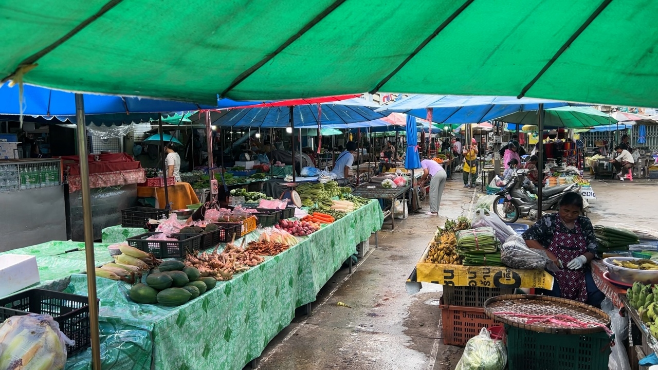 หวัง “คนละครึ่งพลัส” ช่วยได้จริง ชัยนาท แม่ค้าพากันใส่พระกันผี โอดตลาดเงียบเหมือนป่าช้า