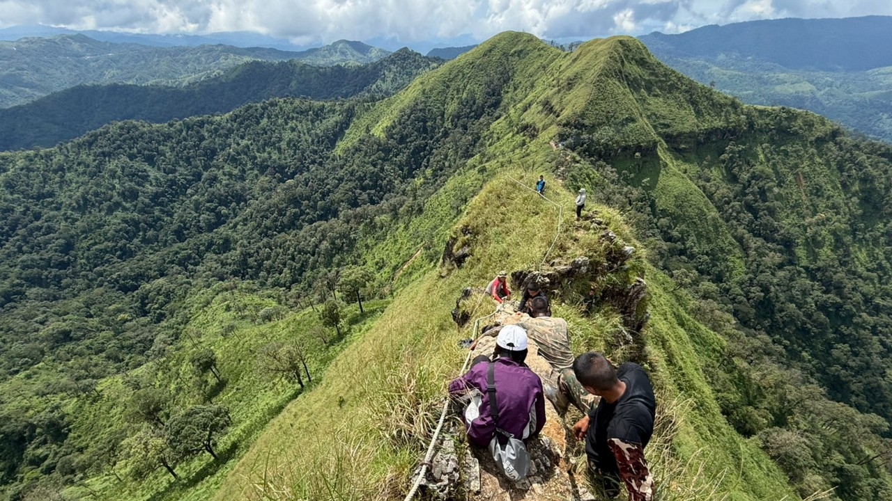  "เขาช้างเผือก" เปิดฤดูกาลท่องเที่ยว ชวนพิชิตสันคมมีด เริ่ม 1 พ.ย. นี้
