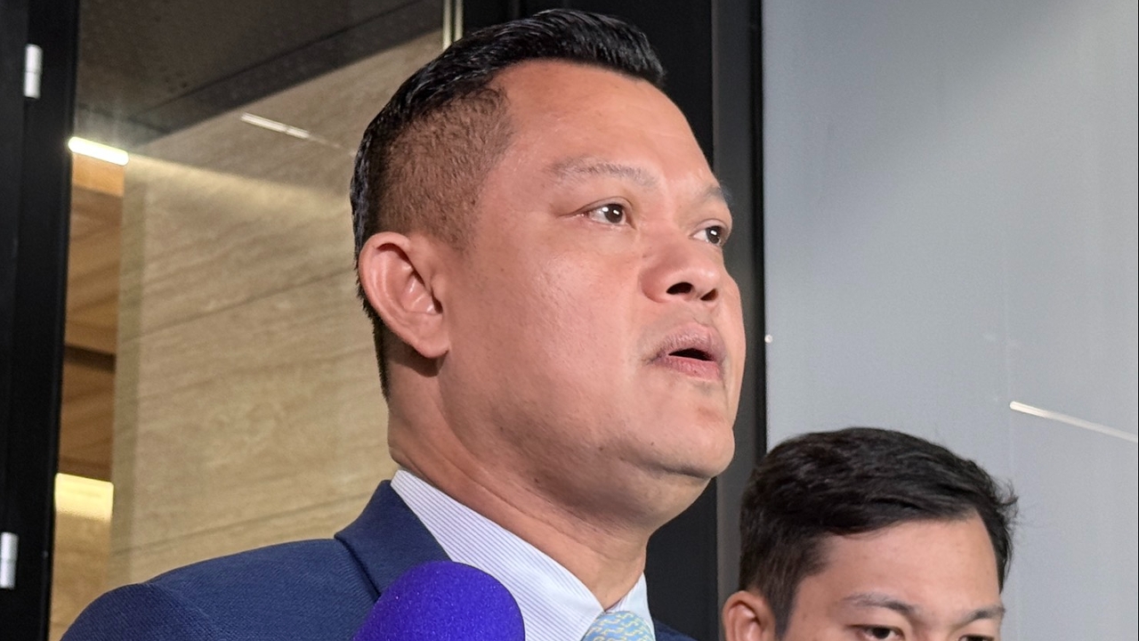 “ธนกร” ตั้งชุด “เต็มเหนี่ยว” ลุยโรงงานเถื่อนลักลอบนำเข้าสินค้าไม่ได้มาตรฐาน ทิ้งกากอุตสาหกรรม