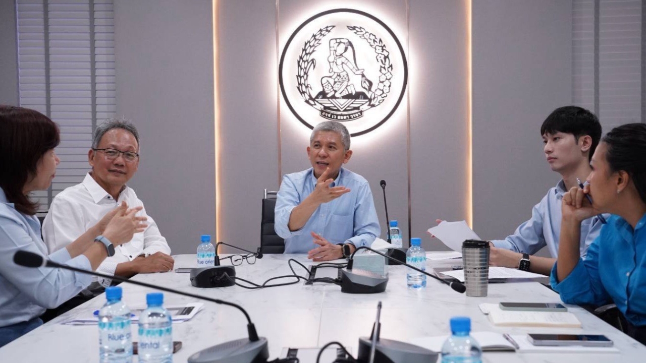 ปชป. เล็งเลือกผู้นำคนใหม่ถ่านโอนอำนาจ ปัดละครการเมือง