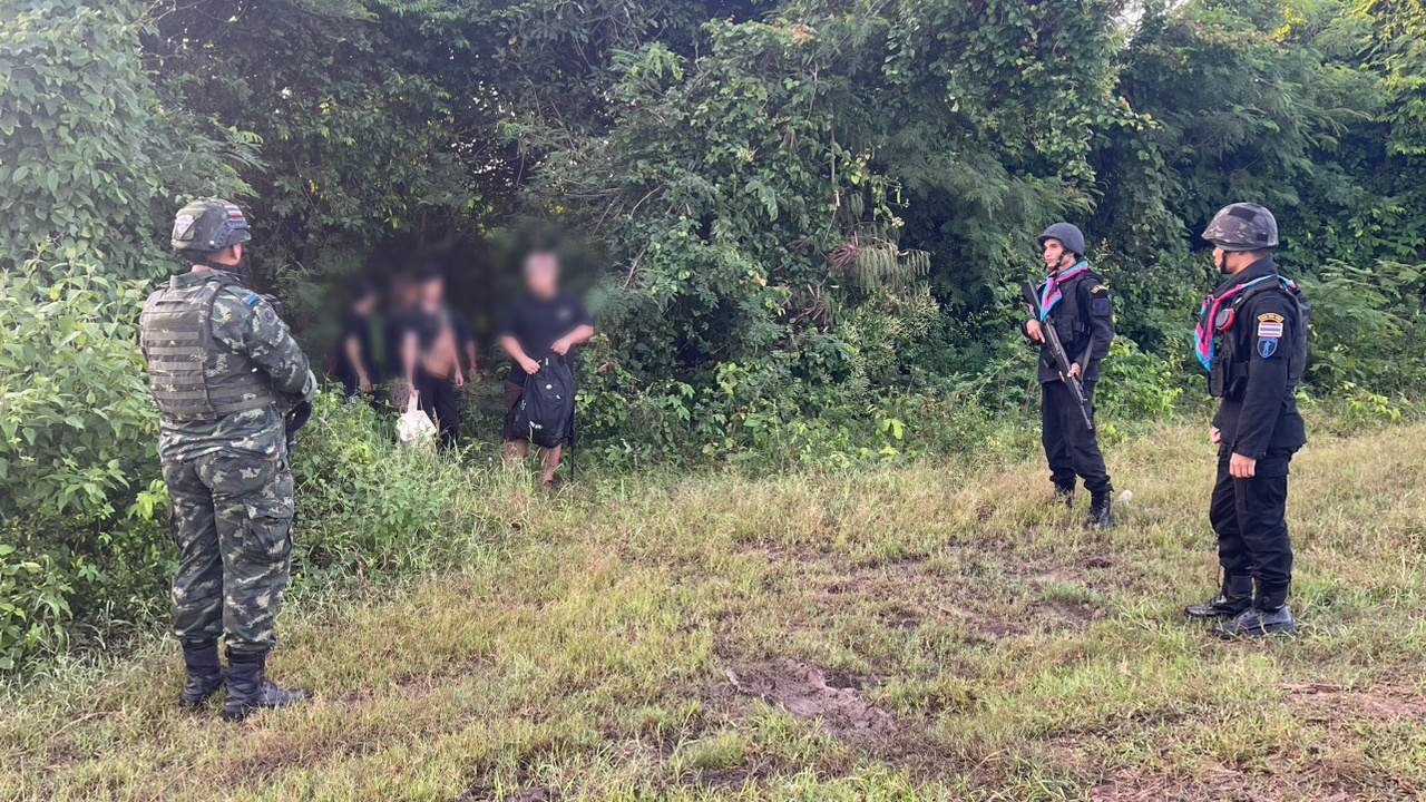 สกัดจับ 5 คนไทย "แอดมินเว็บพนัน-แม่บ้าน" ยอมจ่าย 2 หมื่น จ้างคนพากลับบ้านเกิด