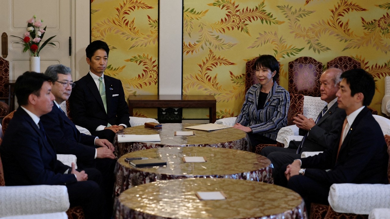 ญี่ปุ่นเตรียมตั้งรัฐบาลผสม "แอลดีพี–อิชิน" ปูทาง "ซาเนะ ทาคาอิจิ" ขึ้นนายกฯหญิงคนแรก 