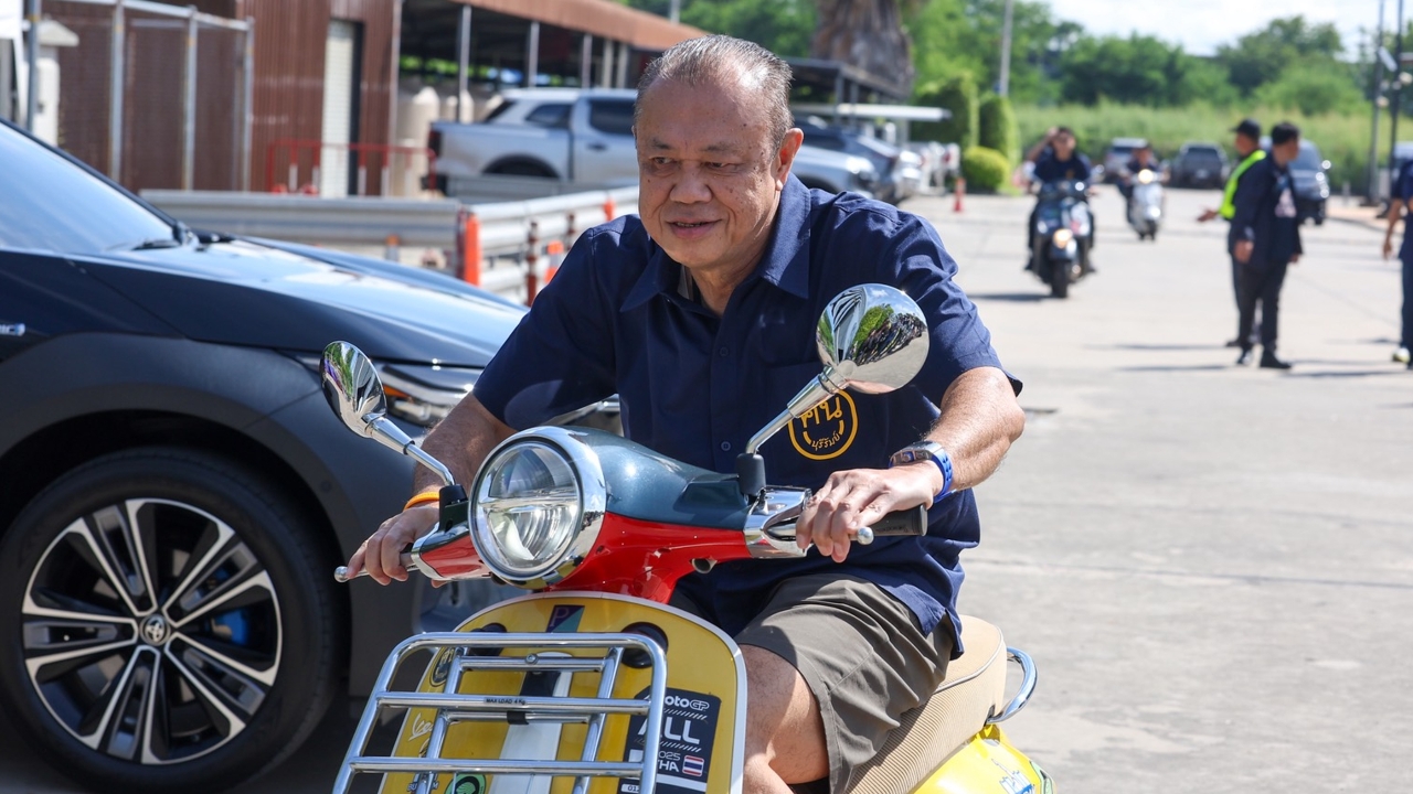 ชื่นมื่นวันเกิดเนวิน “อนุทิน-ธรรมนัส” บินด่วนร่วม หมอปะกำอวยพรนายกฯ นั่งต่ออีก 4 ปี