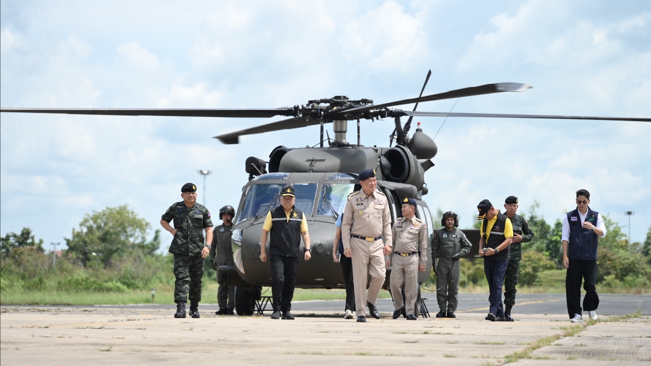 "อนุทิน" สวมชุด อส. นำ 5 รัฐมนตรีลุยสุรินทร์ดูสถานการณ์ชายแดนไทย-กัมพูชา
