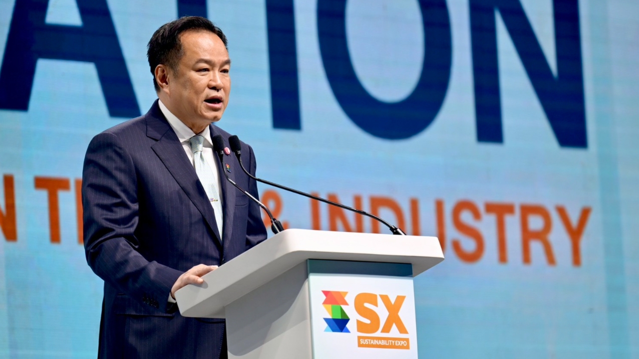 นายกฯ ชี้อย่าให้นักการเมืองชักนำ บอกรัฐบาลช่วยเหลือกลุ่มทุน แต่ต้องไม่มาชี้นำ