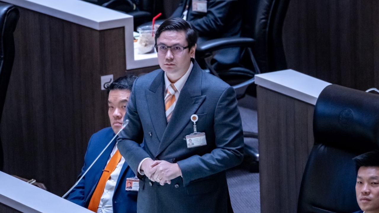 “โรม” ย้อน “ธรรมนัส” ฟ้องปิดปากทำไม แนะเอาข้อมูล “เบน สมิธ” ไปให้ตำรวจดีกว่า