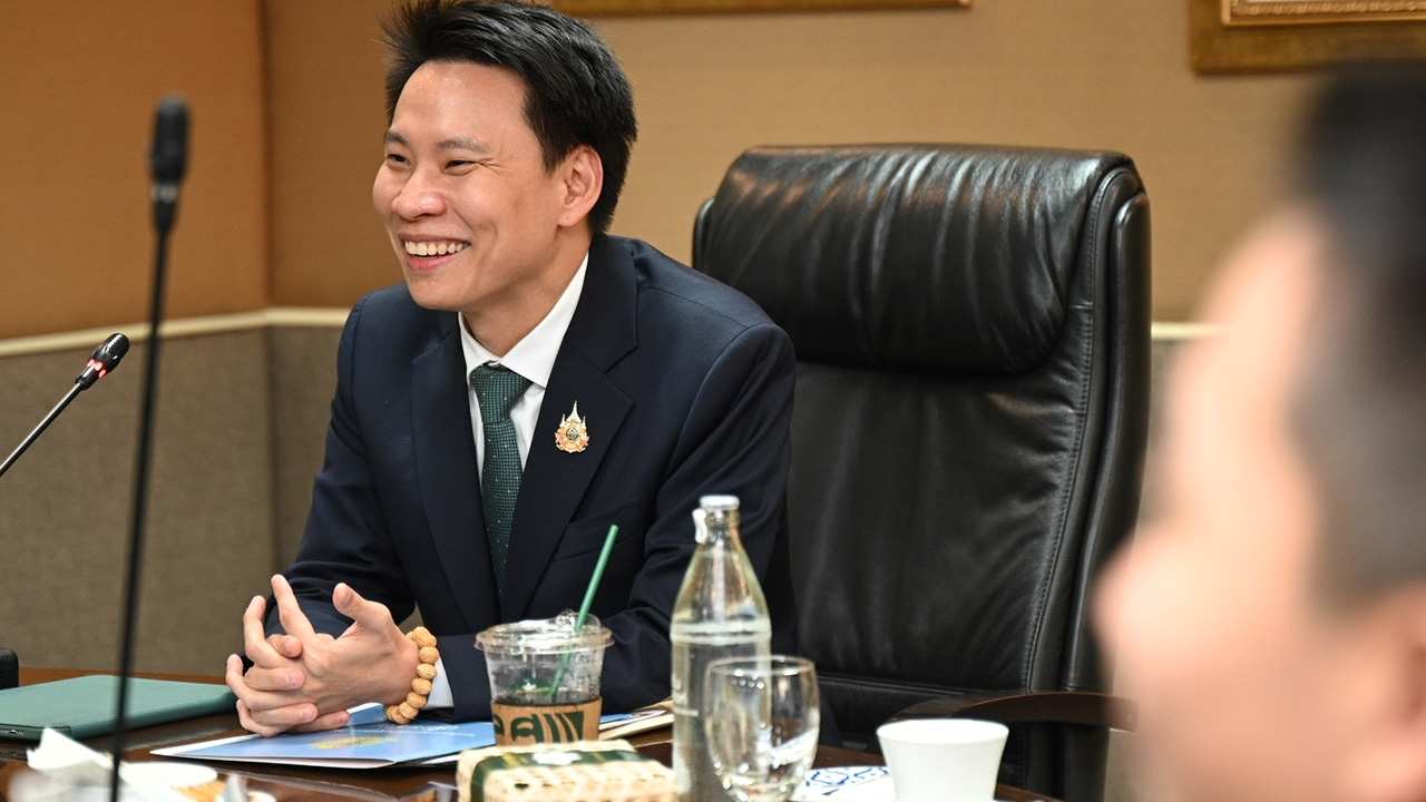 "อรรถกร" สั่ง ททท. ตั้งโจทย์ใหม่ ดึงจีนกลับเที่ยวไทยปลายปี "เรียนเชิญ" ไม่ใช่แค่ "เชิญชวน"