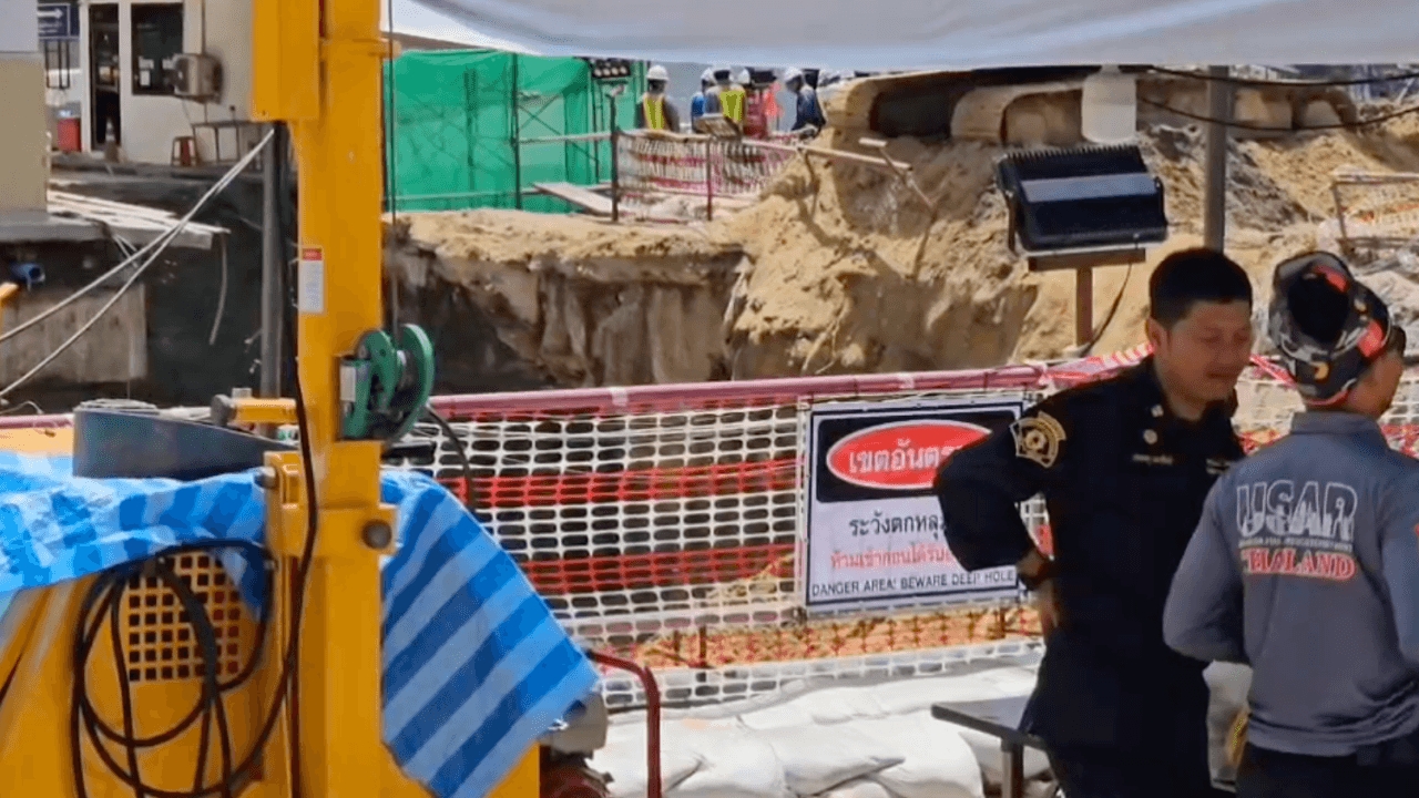 เข้าสู่วันที่ 8 เหตุหลุมยุบ ถนนสามเสนทรุด เจ้าหน้าที่เร่งถมทราย ใกล้สำเร็จ