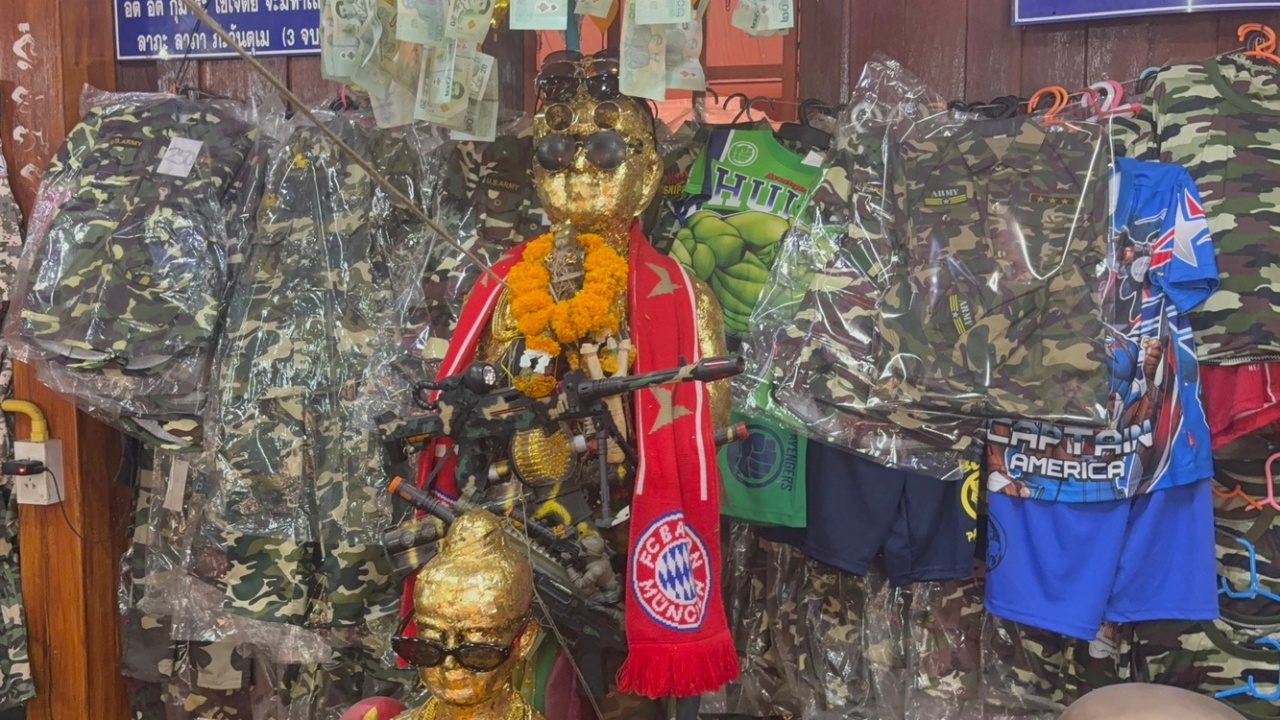 ศรัทธาคอหวย เสี่ยงเซียมซีขอโชค "ไอ้ไข่" วัดสนามชัย ได้ลุ้น "เลขเด็ด" 1/10/68