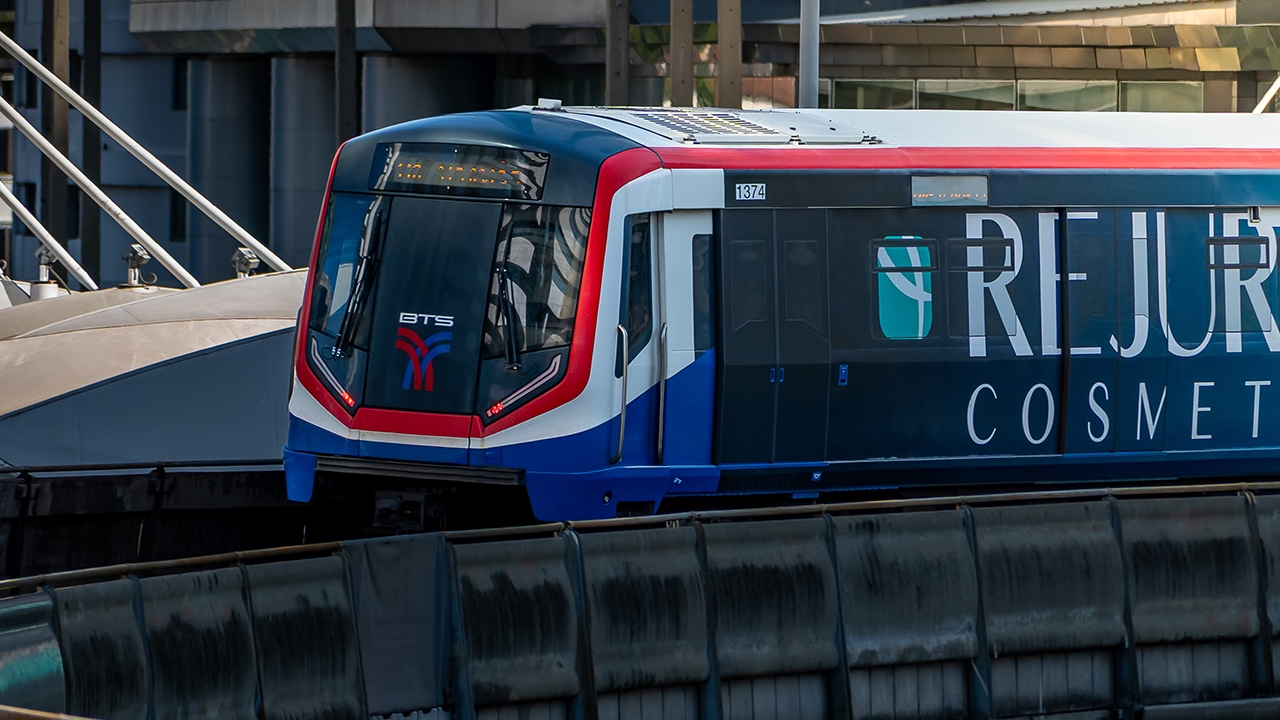 “พิพัฒน์” ชง ครม.วันนี้ เลิกมติ "รถไฟฟ้า 20 บาท" สายสีแดง-ม่วง คงราคาเดิม