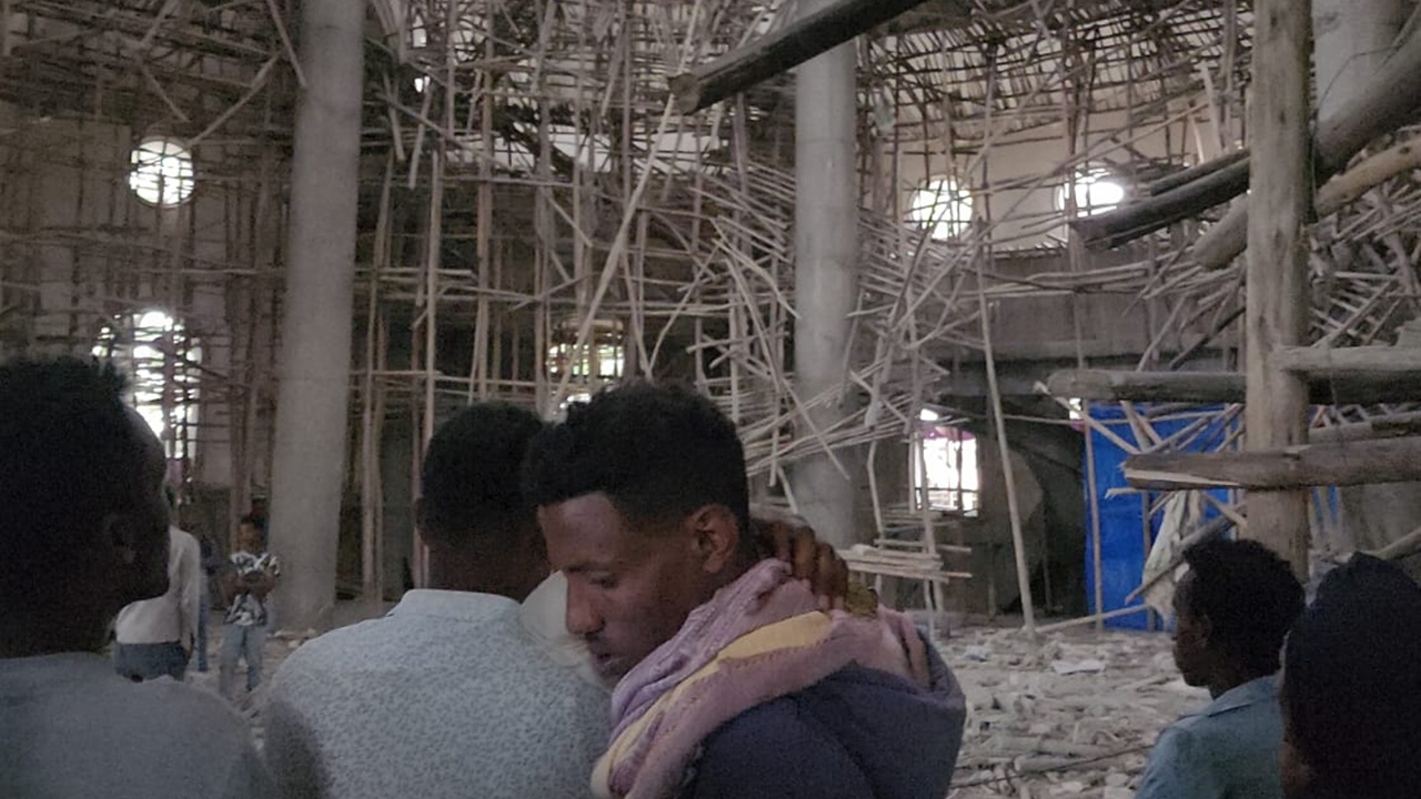 สลด นั่งร้านในโบสถ์เอธิโอเปียถล่มใส่ผู้คน ดับแล้ว 30 ศพ เจ็บหลายร้อยคน