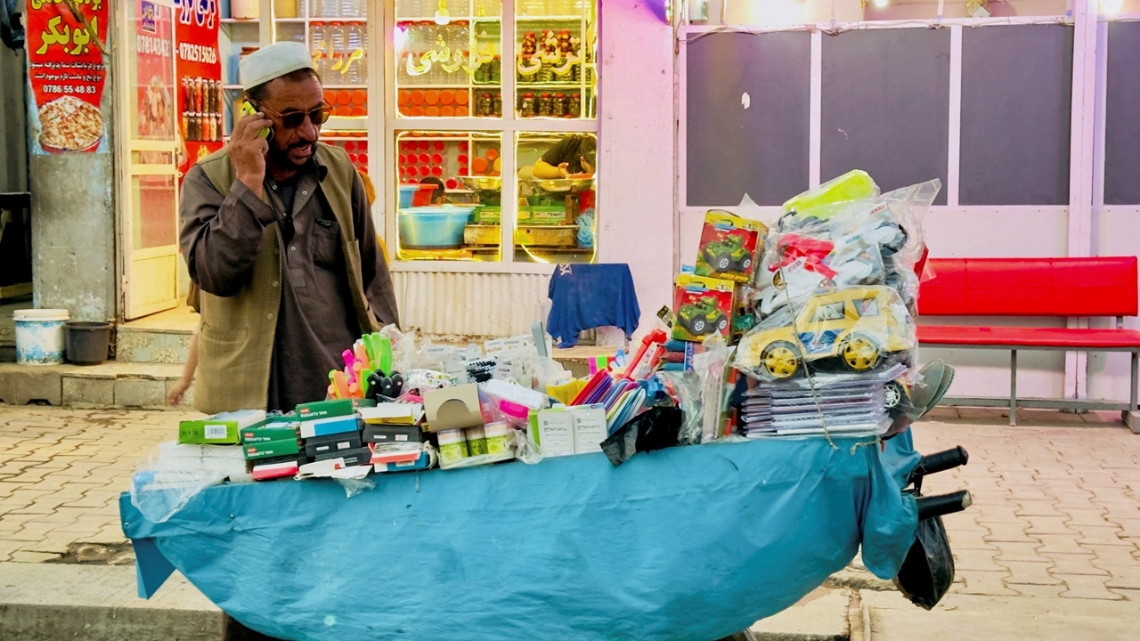 ชาวอัฟกันเฮ อินเทอร์เน็ต-โทรศัพท์กลับมาแล้ว หลังตาลีบันตัดสัญญาณ