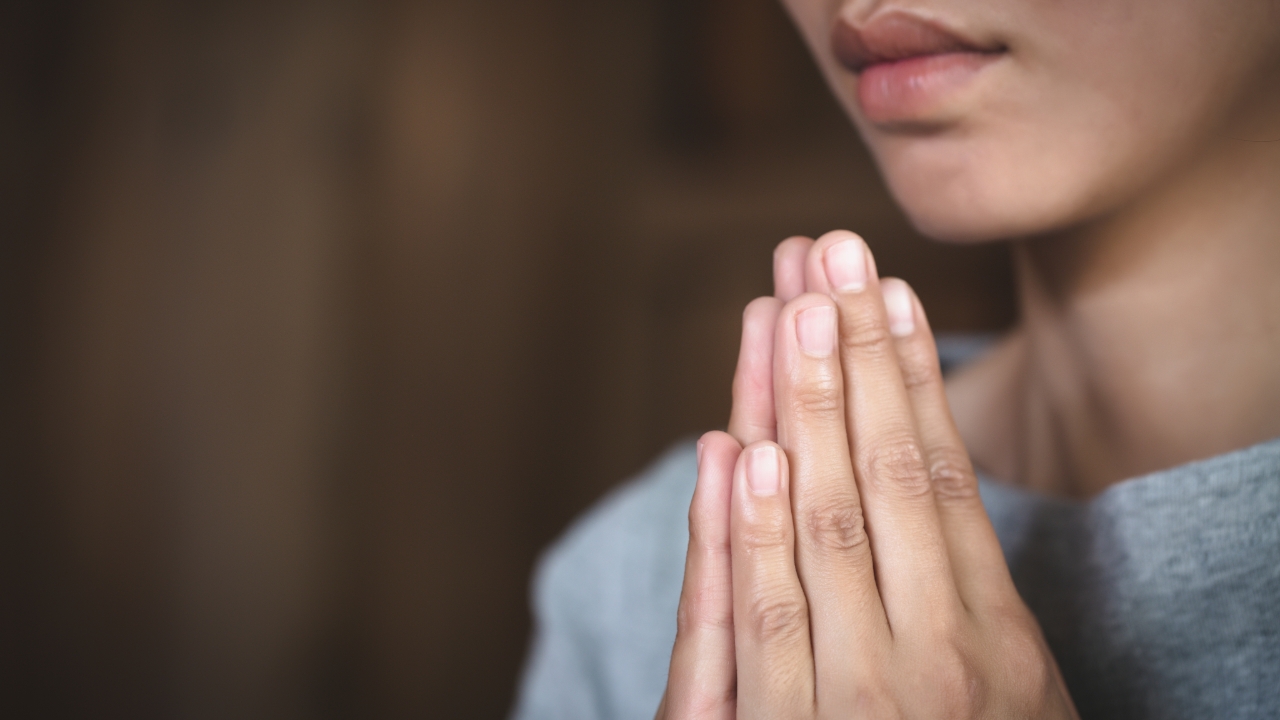 คาถาถูกหวย ขอลาภ เสกเงิน ฉบับขอทรัพย์เร่งด่วน 