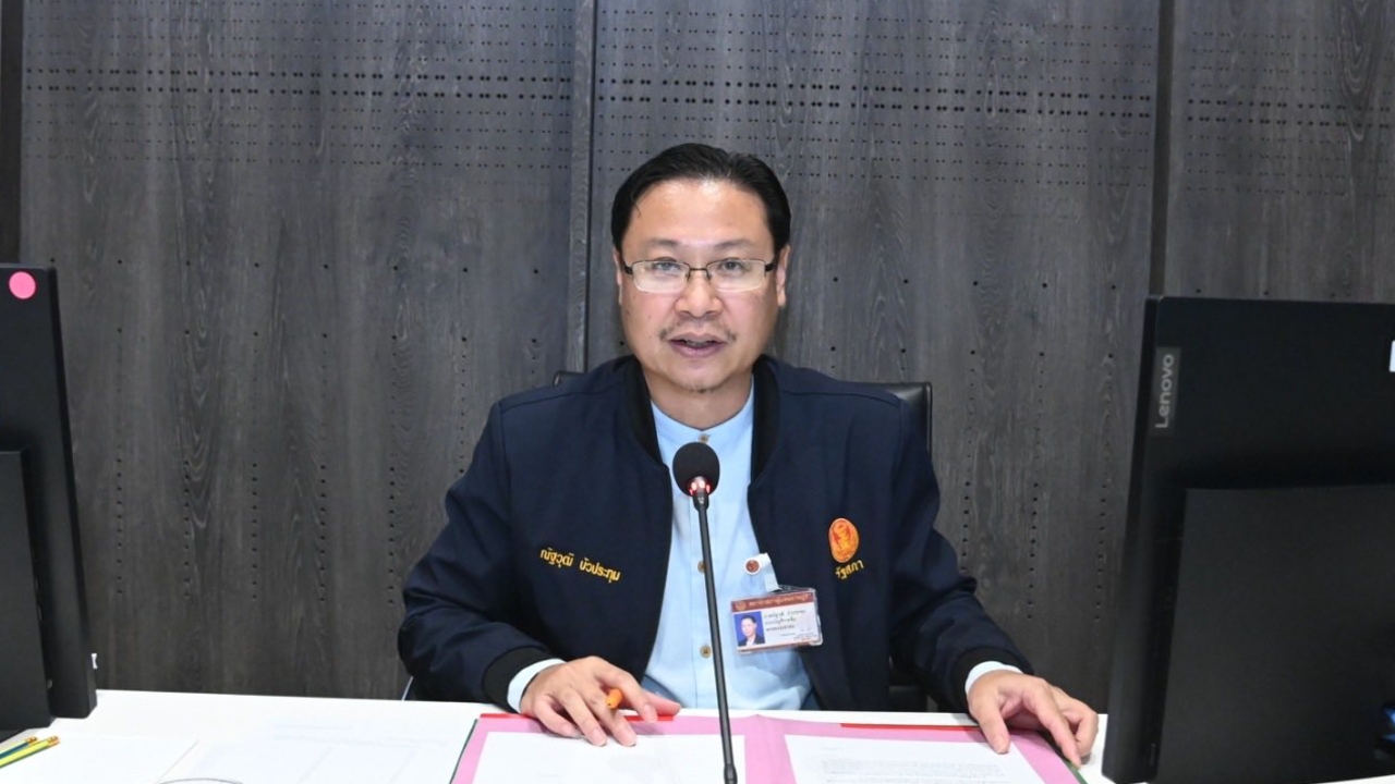 “ณัฐวุฒิ” รับ วง กมธ. ห่วงรัฐบาลชิงยุบสภาหนีแก้รัฐธรรมนูญ ไม่แน่ใจถก 2 วันเสร็จไหม