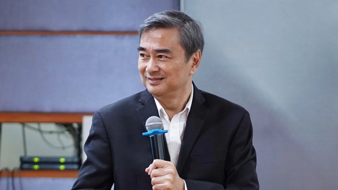 โพลชี้ คนใต้เตรียมโหวตให้พรรคประชาธิปัตย์-“อภิสิทธิ์” ได้ที่ 2 คนหนุนนั่งนายกฯ