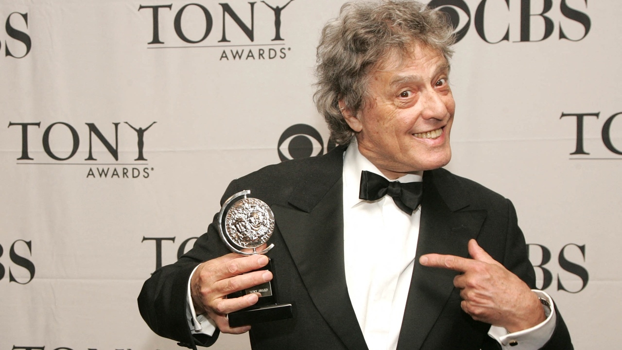 เซอร์ ทอม สต็อปพาร์ด นักเขียนบทละครมือรางวัลออสการ์ เสียชีวิตในวัย 88 ปี