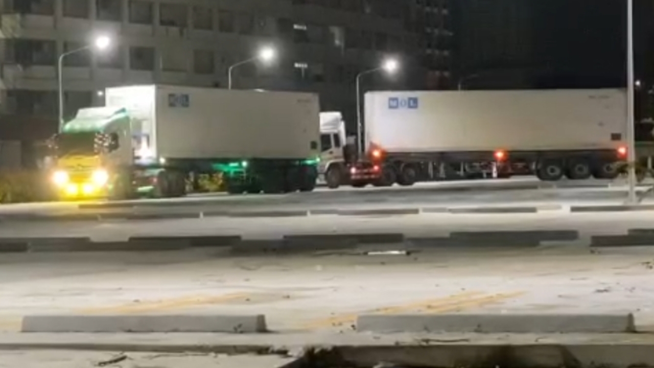 พบร่างผู้เสียชีวิตน้ำท่วมหาดใหญ่จำนวนมาก ต้องใช้รถตู้คอนเทนเนอร์แช่แข็ง 6  คันเก็บร่าง