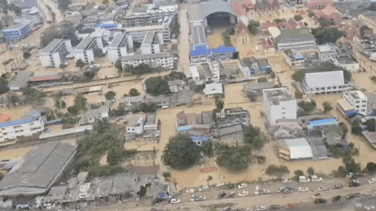 คาดระดับน้ำ "คลองอู่ตะเภา" จ.สงขลา จะทยอยลดลง "ต่ำกว่าตลิ่ง" ภายในวันนี้