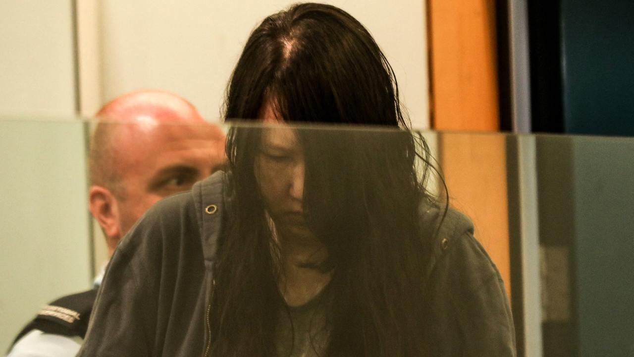 ศาลนิวซีแลนด์สั่งจำคุกตลอดชีวิต แม่ฆ่าลูก 2 คน ซ่อนศพในกระเป๋าเดินทาง