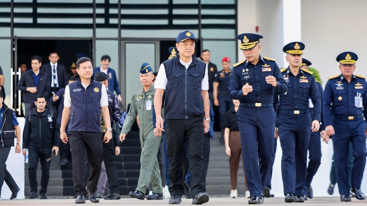 นายกฯ ลงพื้นที่ช่วยน้ำท่วมสงขลา รอบ 3 ขนสิ่งของ-เจ็ตสกี-ทีมกู้ชีพ เต็มลำ C-130