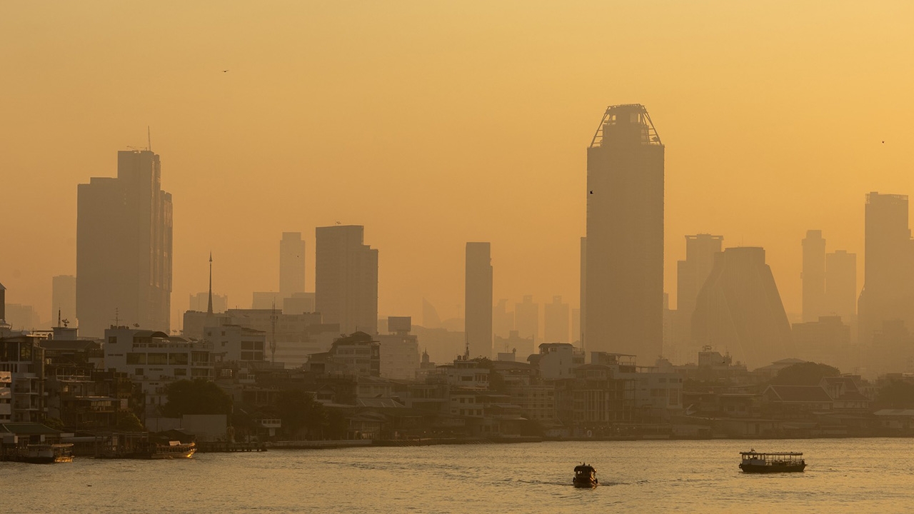 แจ้งเตือน ฝุ่น PM 2.5 กทม.-ปริมณฑล มีแนวโน้มสูงเกินค่ามาตรฐาน ช่วง 6-9 ธ.ค. 68