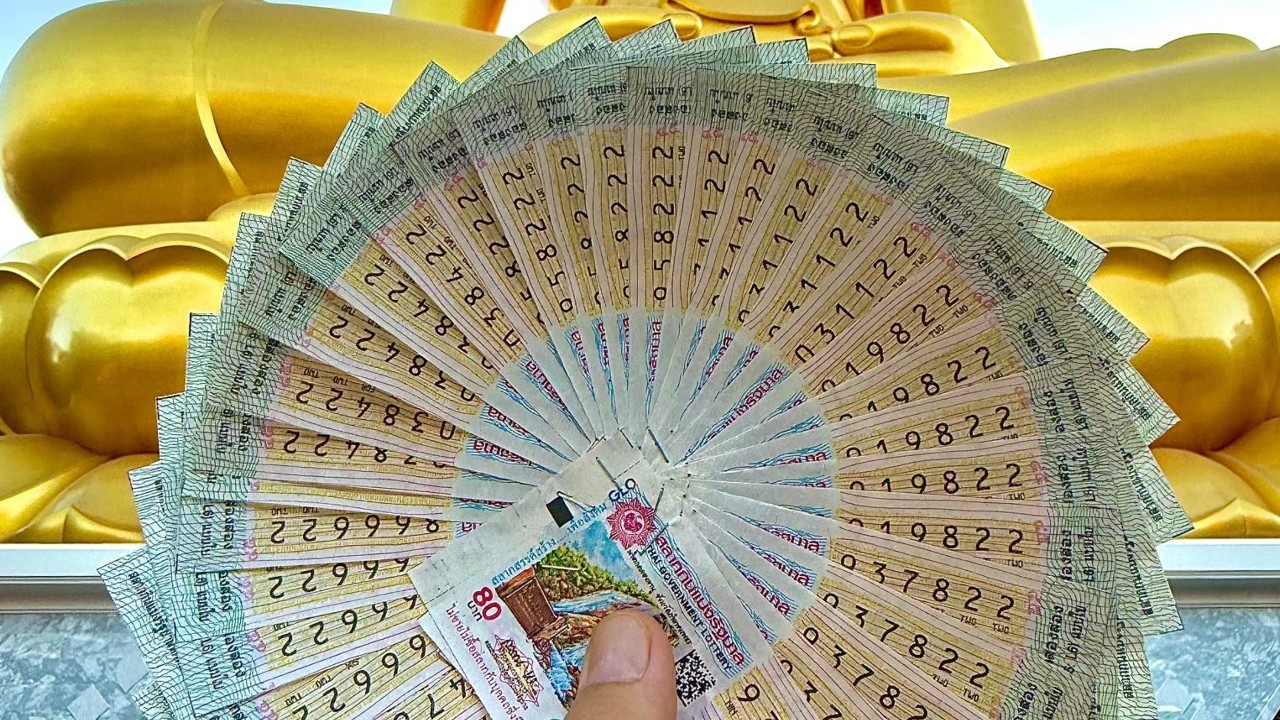 เพจดังถูกรางวัลเลขท้าย 2 ตัว งวด 1/12/68 หลังซื้อไว้เต็มมือ แฟนคลับแห่ยินดี