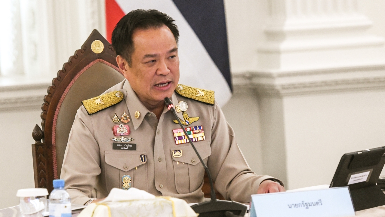 ในหลวง​ พระราชทานเงินส่วนพระองค์ ช่วยเหลือครอบครัวผู้เสียชีวิตจากน้ำท่วม ​รายละ 2 หมื่นบาท​