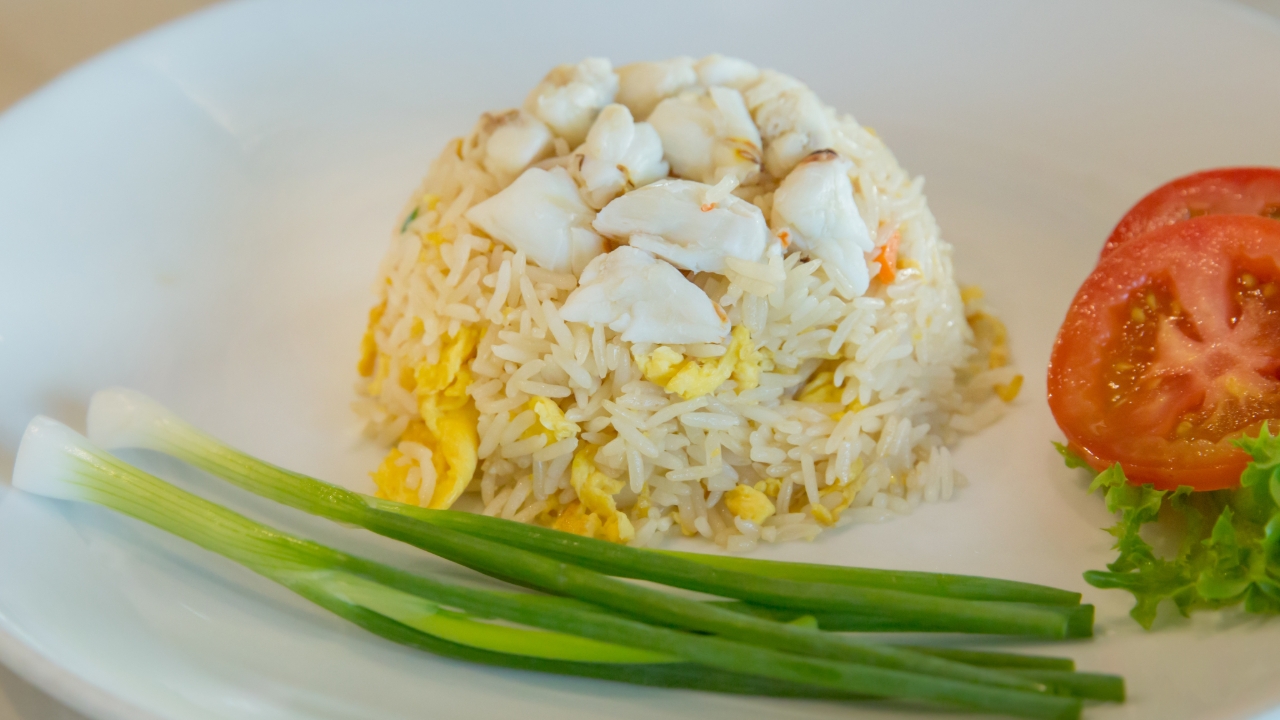 วิธีทำ "ข้าวผัดปู" เมนูอาหารจานเดียว สูตรอร่อย ข้าวไม่ติดกระทะ ผัดง่ายๆ