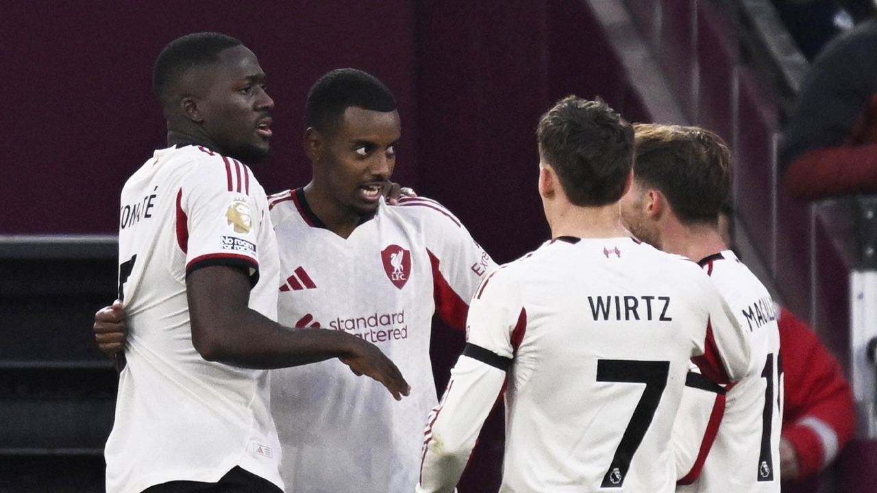 ผลบอล อิซัคปลดล็อก-กัคโปซัดปิดกล่อง ลิเวอร์พูลบุกอัดเวสต์แฮม 2-0 กระโดดขึ้นที่ 8