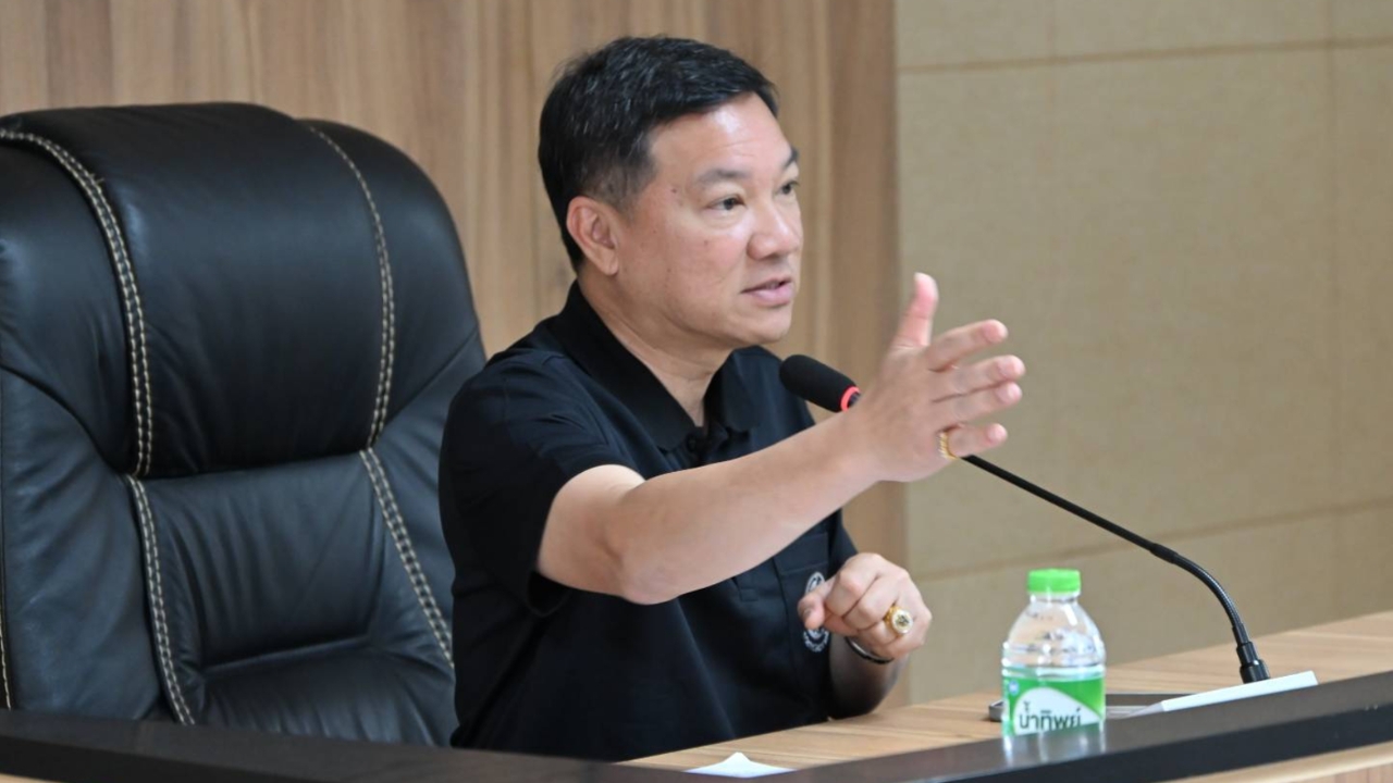 ปลัด มท. สั่งจัดเวรคีย์ข้อมูลขอรับเงินเยียวยา 9 พัน ตลอด 24 ชั่วโมง ย้ำเร่งให้เร็วที่สุด