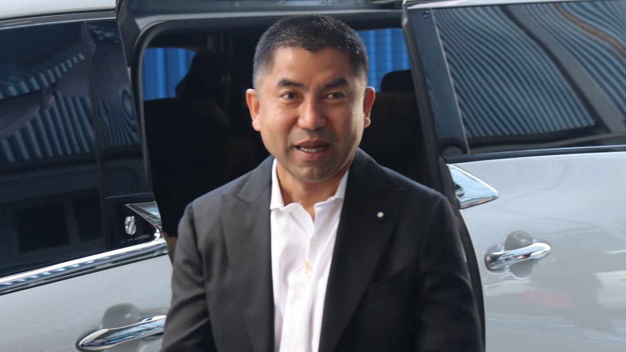 "บิ๊กโจ๊ก" โผล่กองปราบฯ ยืนยันไม่หนี พร้อมสู้ทุกคดี ลั่นเตรียมปล่อยข่าวใหญ่