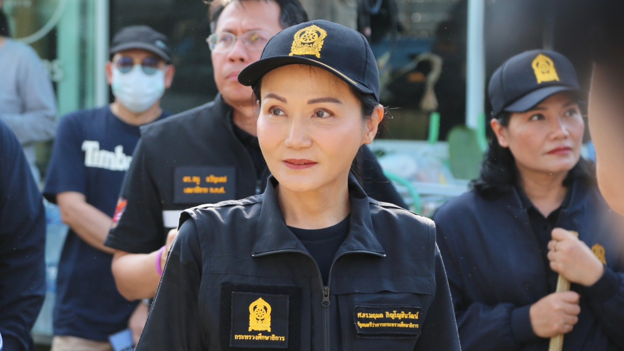 “นฤมล” นำ ศธ. สำรวจหลายโรงเรียน ส่งทีมอาชีวะ Fix It ช่วยซ่อมไฟตามบ้านเรือน