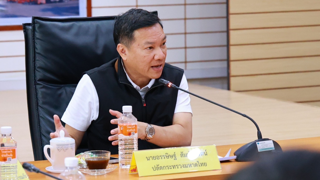 ปลัด มท. ปูพรม "ครัวชุมชุม" 97 จุดทั่วหาดใหญ่ สั่งเยียวยาห้ามตกหล่น 