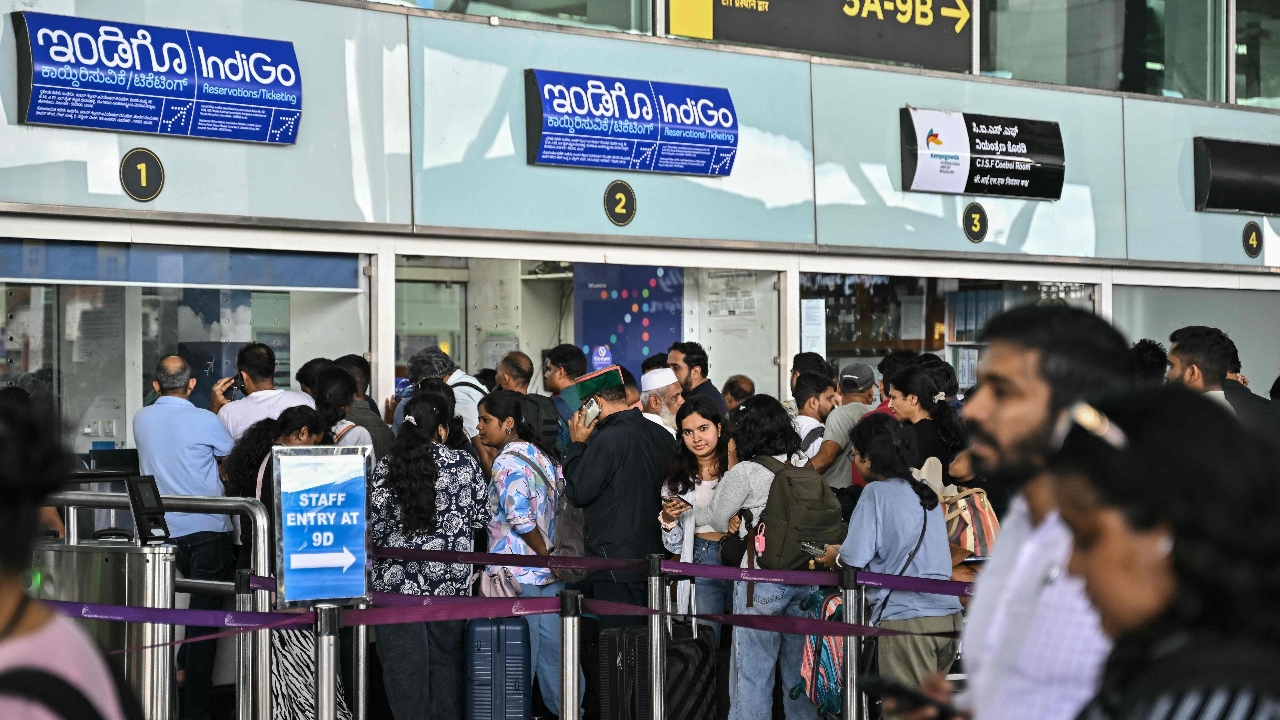 Travel Chaos as Indias Largest Airline Cancels Over 1,200 Flights