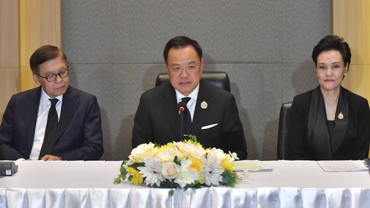 “อนุทิน” ปลื้มไทยคืนจอเรดาร์โลก อารมณ์ดี โพสต์เพลง “บ้านเรา”- “จ๋า” นั่งรถแยกอีกคัน