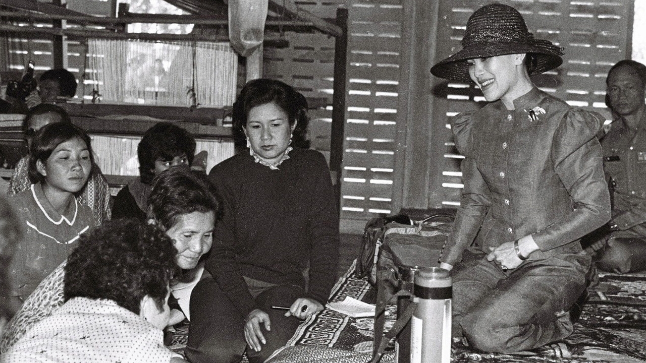 “ศิลปาชีพ” โรงเรียนชีวิต หัตถศิลป์ใต้ร่มพระบารมี