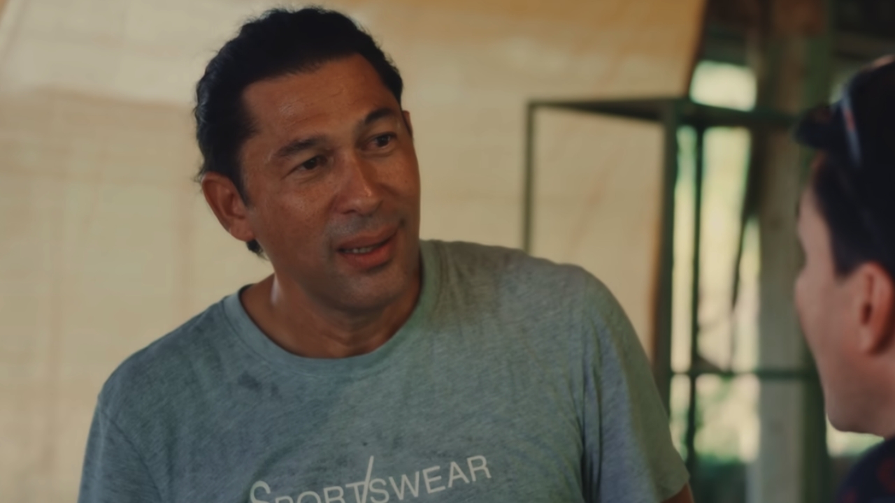 โจโจ้ ไมอ๊อคชิ ไม่ยอมแพ้แม้วันที่หมดตัว ก่อนเจอทางสว่างทำฟาร์มไก่ชนจนมีชื่อเสียง