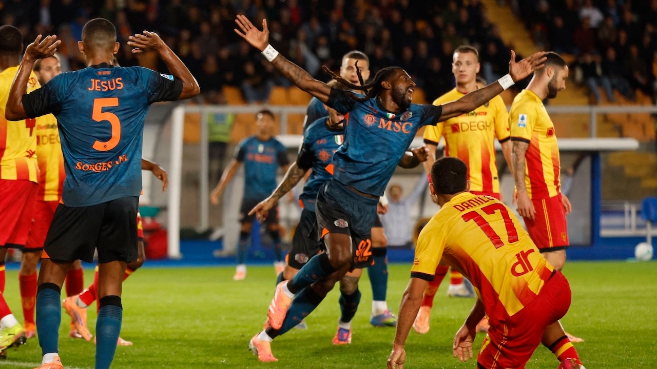 ผลบอลสด นาโปลี บุกเฉือน เลชเช่ รั้งจ่าฝูง กัลโช่ เซเรีย อา อิตาลี