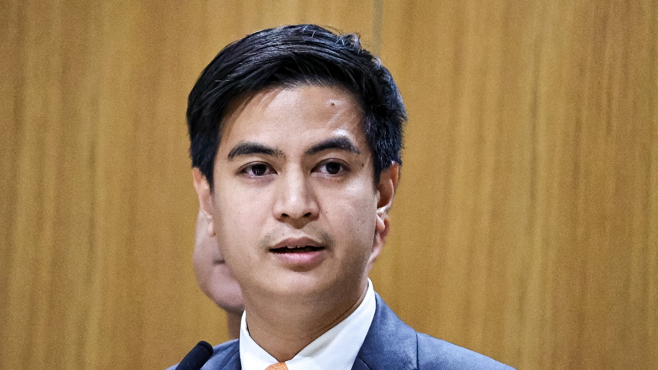 “พริษฐ์” แจงยิบ กกต. ไม่จัดออกเสียงประชามติล่วงหน้า อาจทำคนเสียสิทธิจำนวนมาก