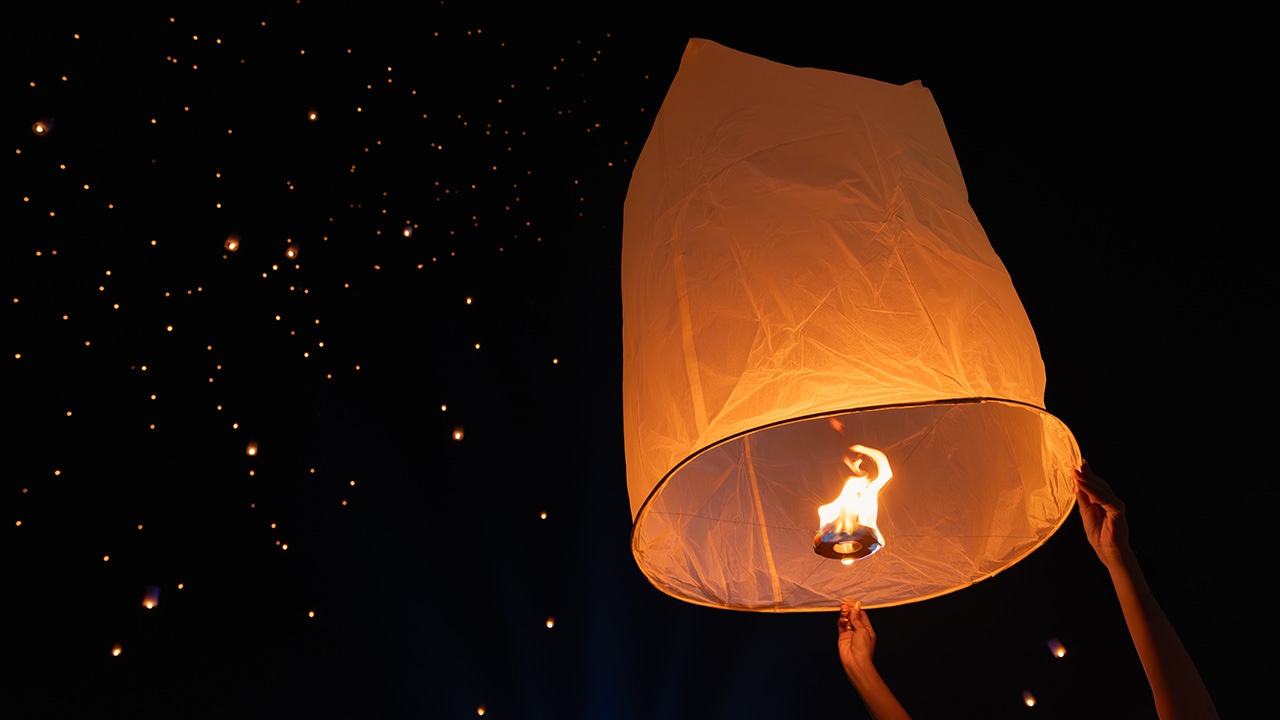 ลอยกระทง ปีนี้ ขอความร่วมมืองดปล่อยโคมลอย-จุดพลุ รอบสนามบิน เตือนฝ่าฝืนมีโทษ