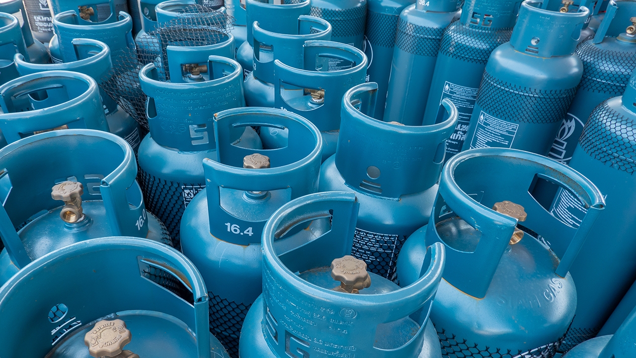 มติ กบน. ตรึงราคา LPG ที่ 423 บาท/ถัง 15 กก. ต่ออีก 1 เดือน ถึง 30 พ.ย. 68