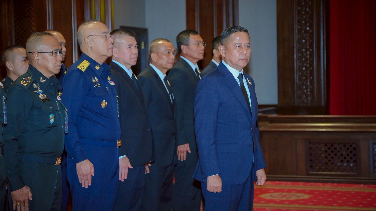 รมช.กลาโหม ปราม “วีระ” อย่ากดดันทหาร ทำห่วงหน้าพะวงหลัง