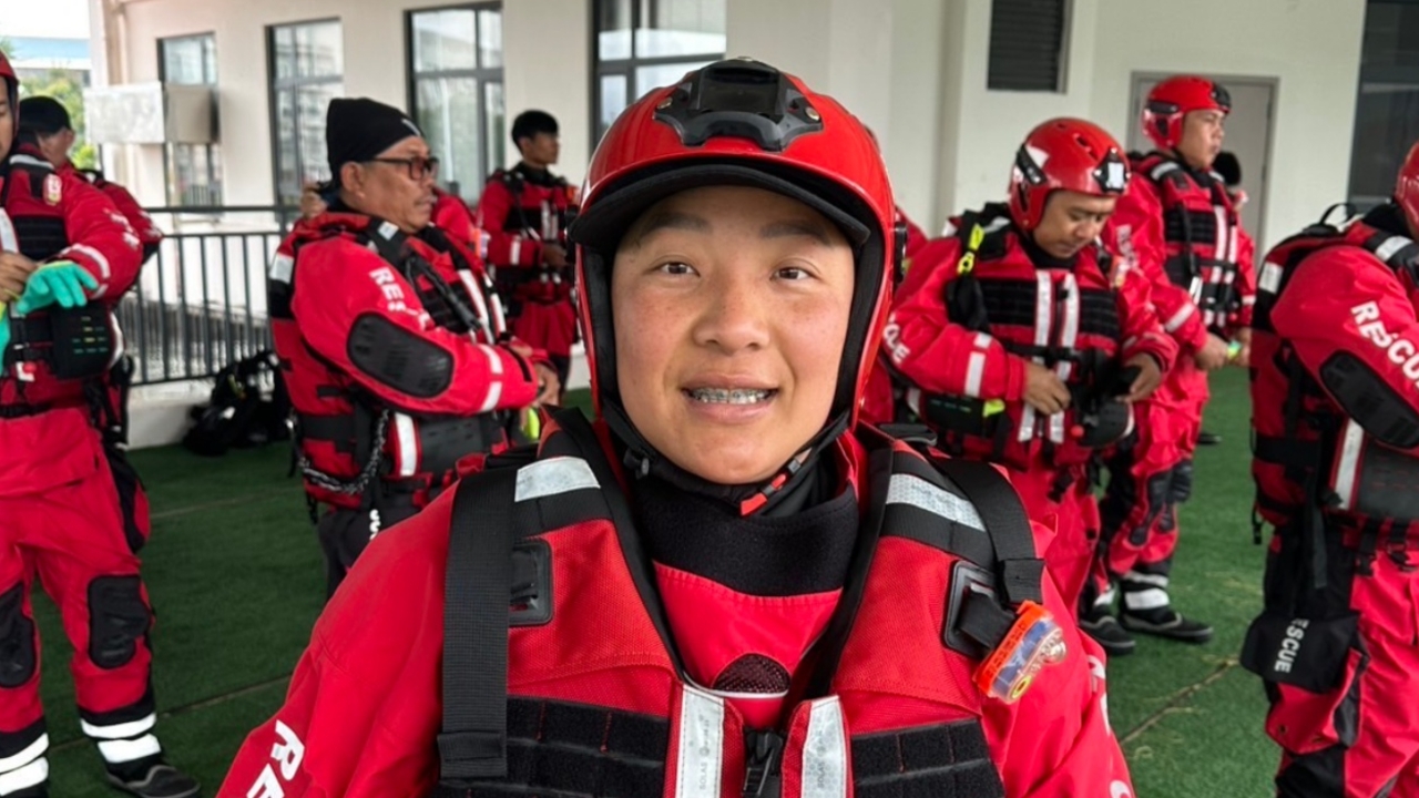 สุดแกร่ง นักกู้ภัยหญิงไทยคนแรก ผ่านมาตรฐานกู้ภัยทางน้ำระดับโลก