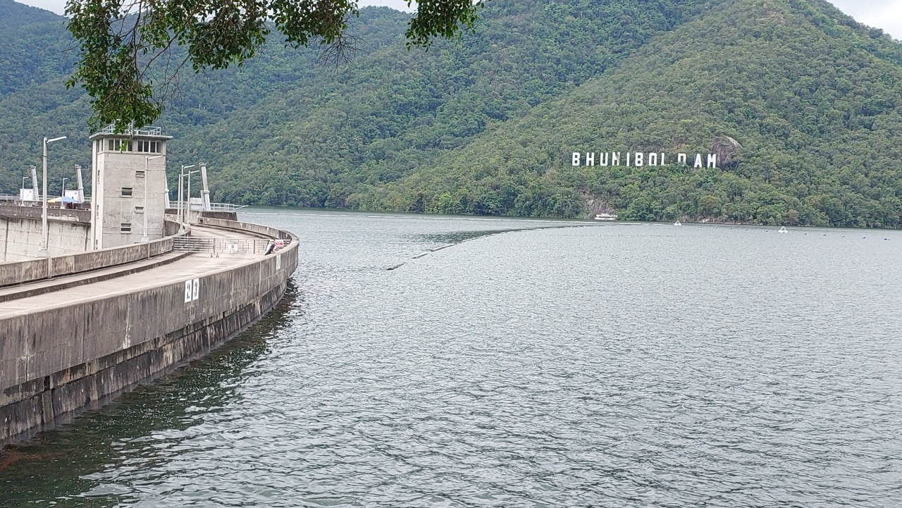 "เขื่อนภูมิพล" ปรับแผนการระบายน้ำ เป็นแบบขั้นบันได รับพายุ "คัลแมกี"