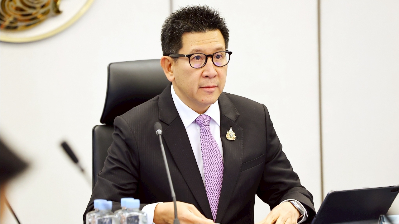 เศรษฐกิจไทยพ้นหล่มแล้ว “เอกนิติ”ปลื้มมาตรการรัฐดันจีดีพีปีนี้โต 2.4%