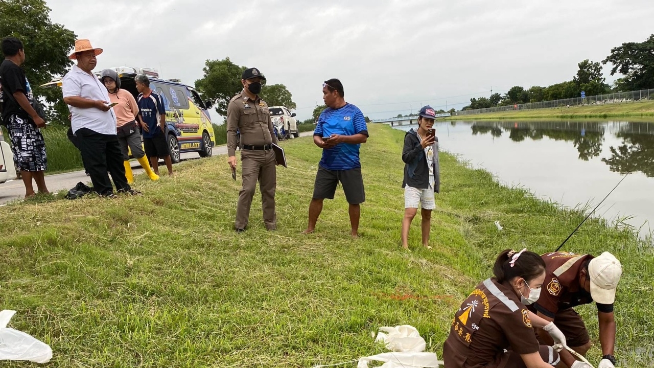 ฆ่ารัดคอสาวผมยาว ถ่วงน้ำที่นครปฐม คาดเสียชีวิตมาแล้วประมาณ 3 วัน